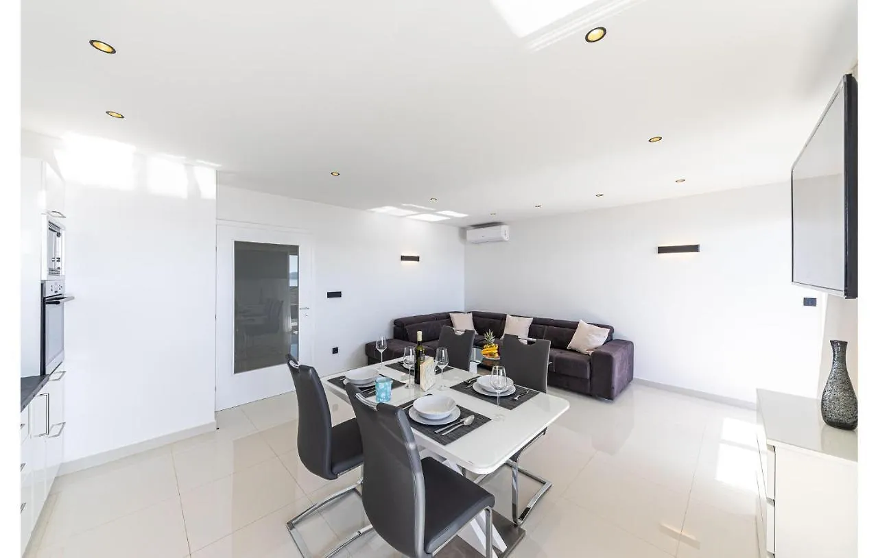 2 Bedroom Beautiful Apartment In Seget Donji Trogir