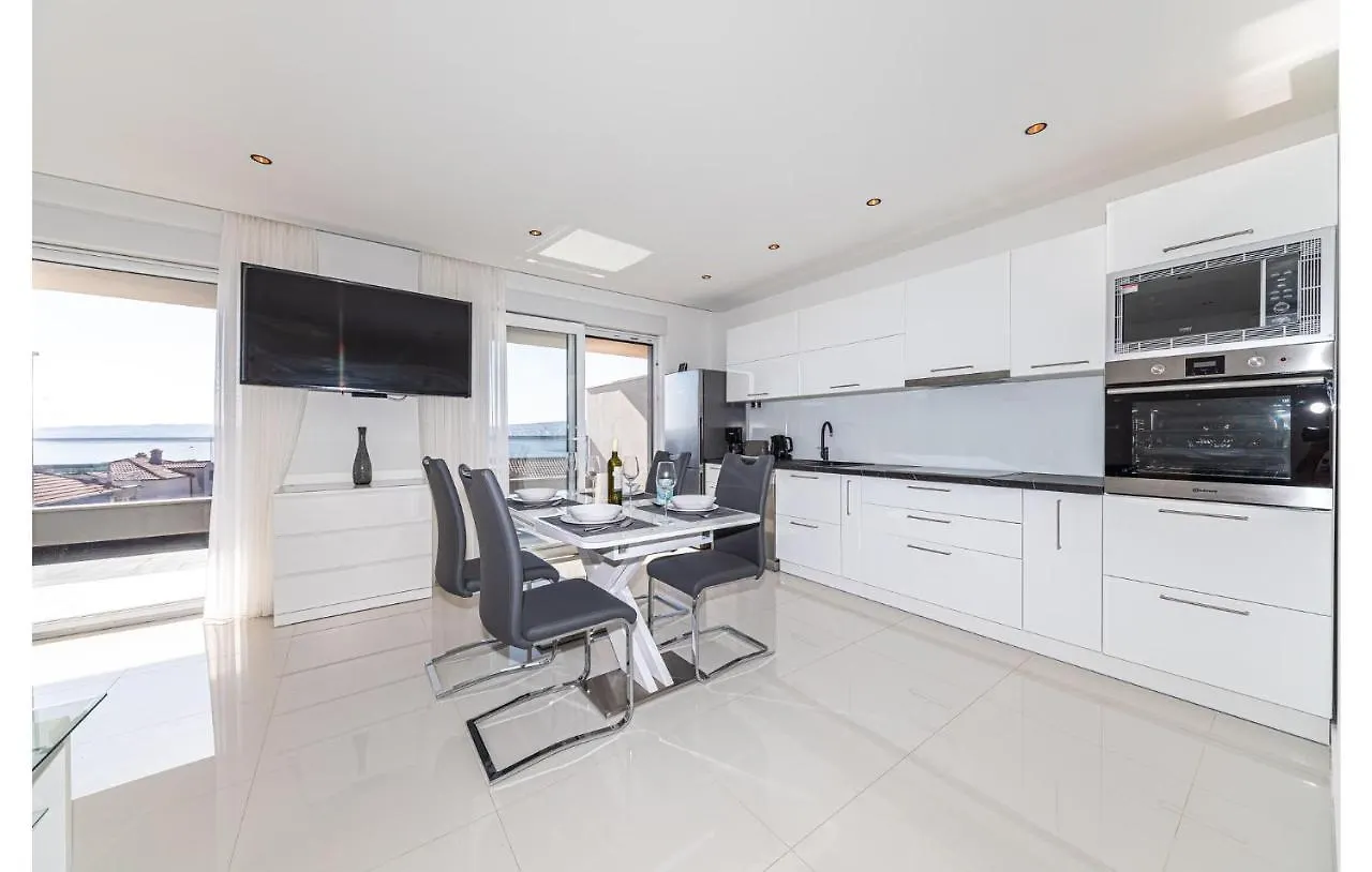 2 Bedroom Beautiful Apartment In Seget Donji Trogir 0*,