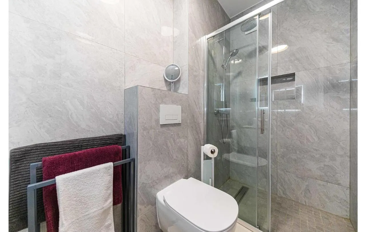2 Bedroom Beautiful Apartment In Seget Donji Trogir