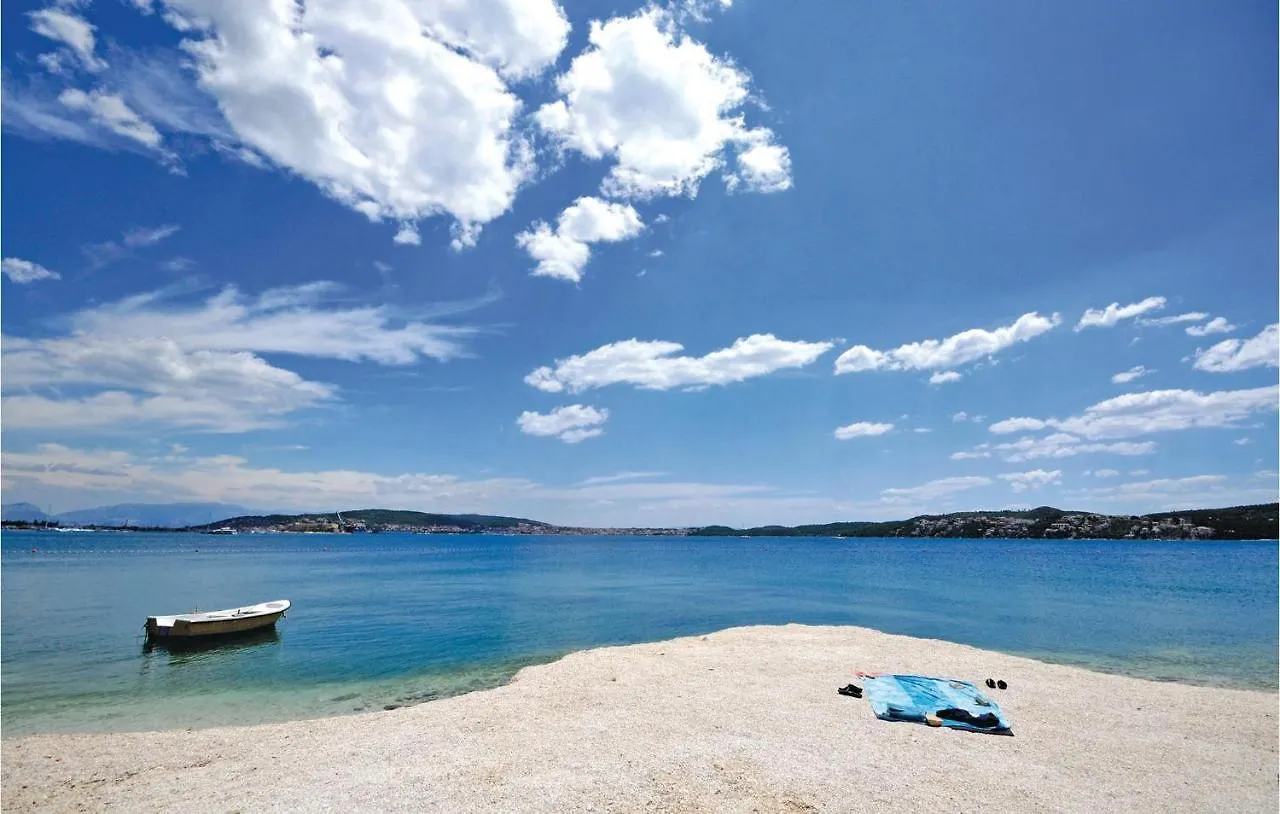 2 Bedroom Beautiful Apartment In Seget Donji Trogir